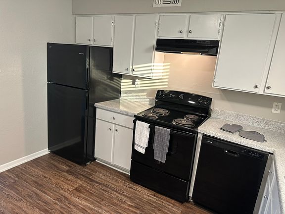 4th image of 2106 Avenue K #5