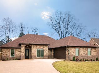 1608 Riviera Dr, Longview, TX 75605