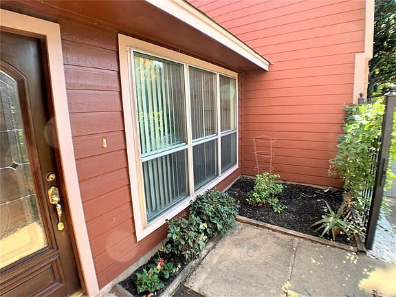 3rd image of 3719 Parkridge Glen Dr