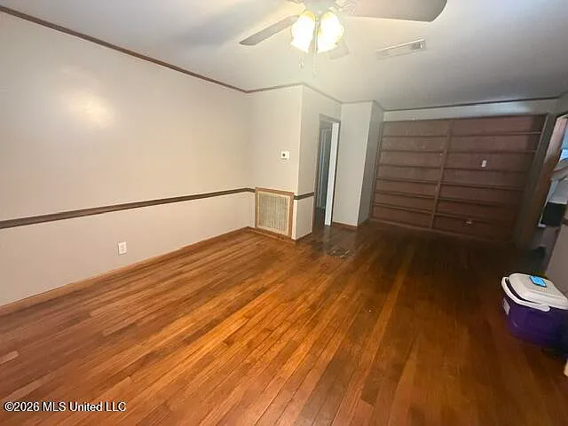 189 Saint George Ave — Photo 2