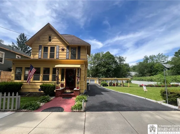 18 W 10th St, Jamestown, NY 14701