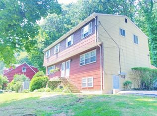 31 Glenna Little Trl, Huntington, NY 11743