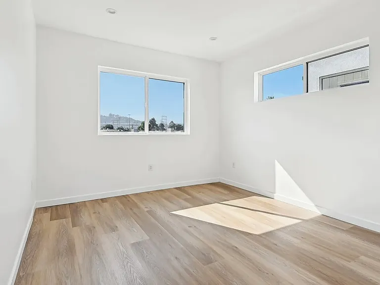 2919 S Burnside Ave #1 — Photo 26