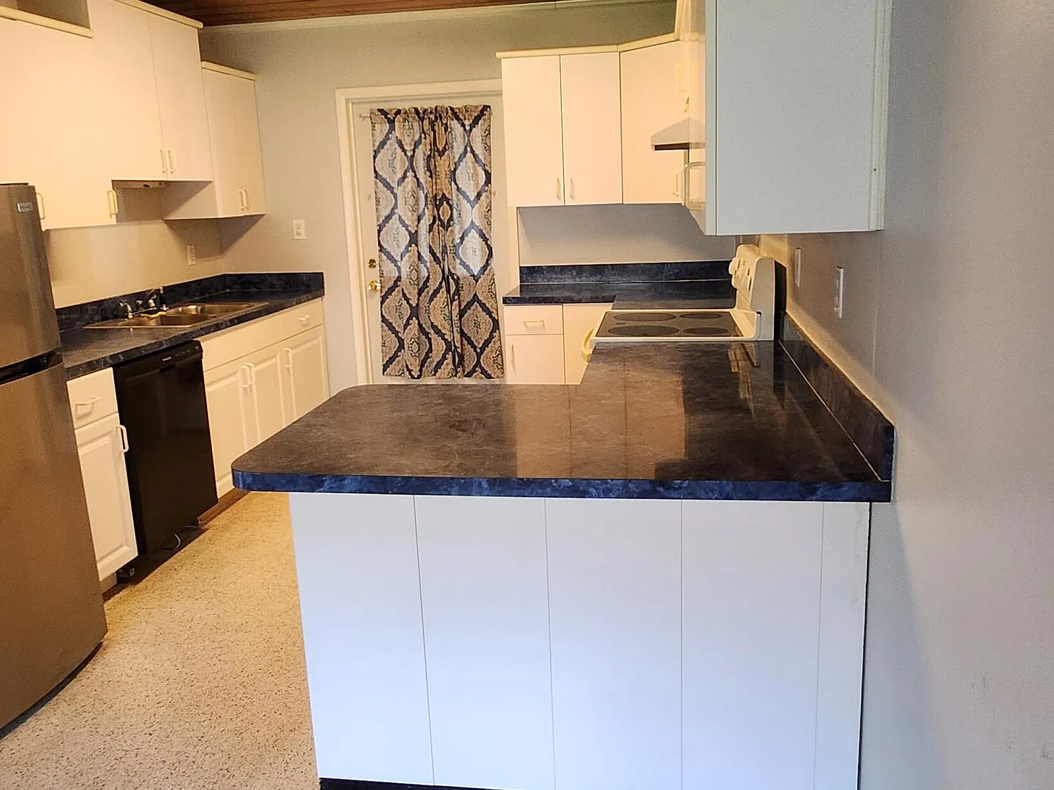 2 bed, 1.0 bath, 1000 sqft, $1,595 — Photo 4
