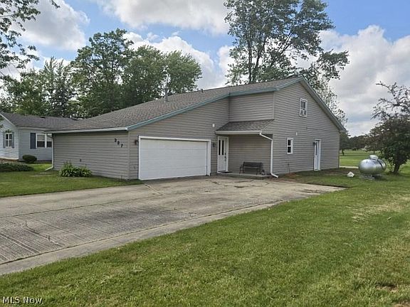 2nd image of 387 Stable Dr