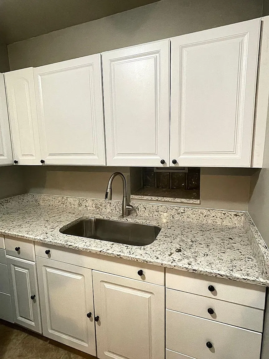2 bed, $1,300 — Photo 2