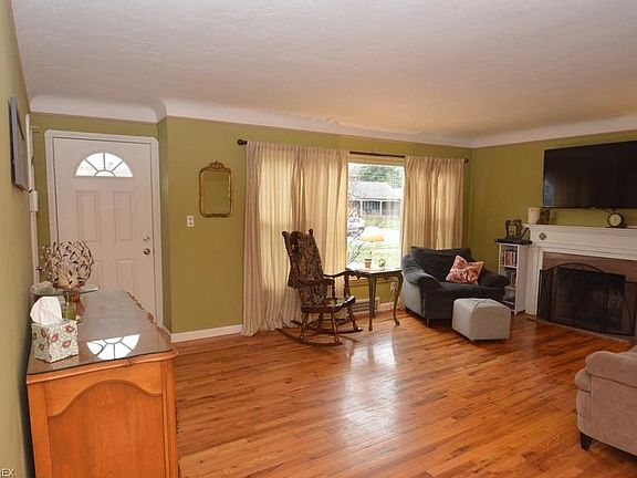 2nd image of 21580 Hillsdale Ave