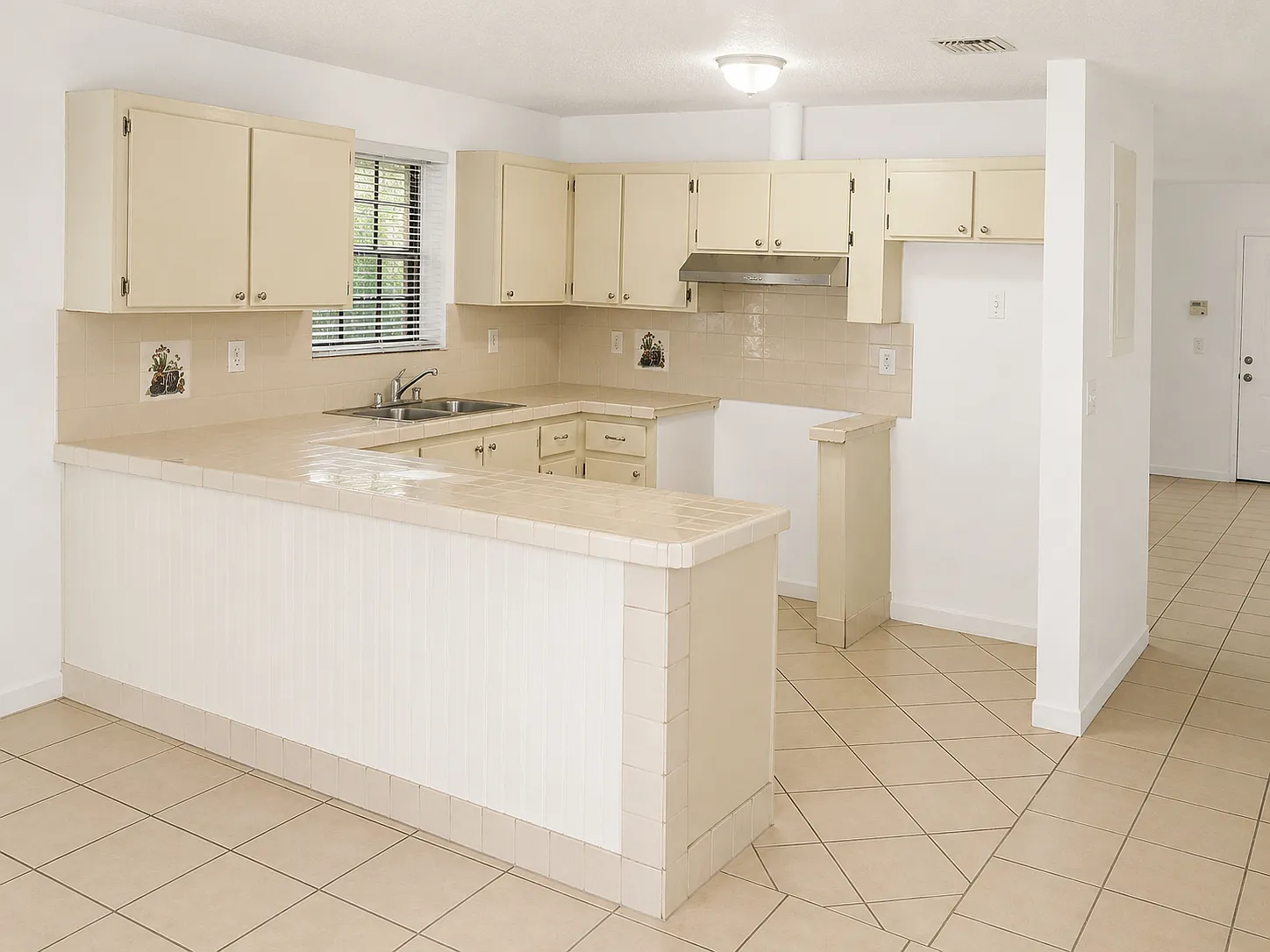 3 bed, 1416 sqft, $3,000 — Photo 3
