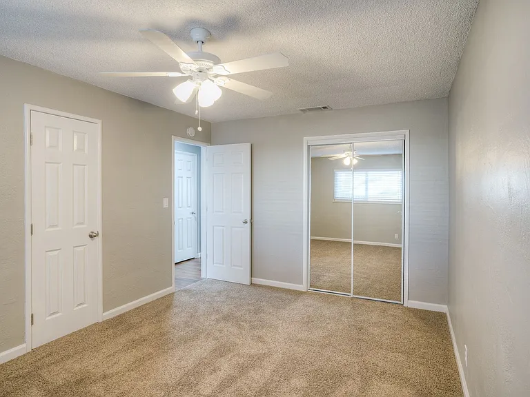 Phoenix Apartments — Photo 38