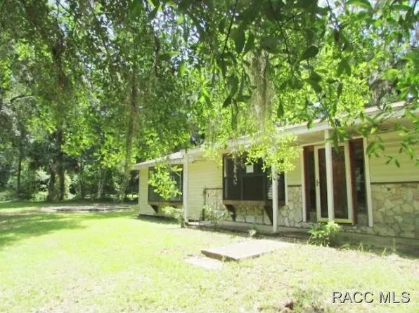 2420 E Yancey Ln, Floral City, FL 34436