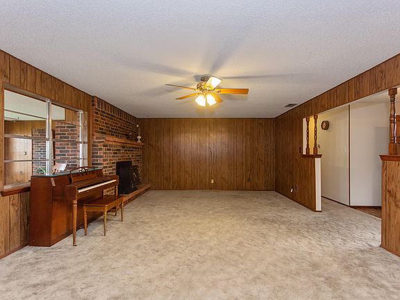 3rd image of 2208 Lea St