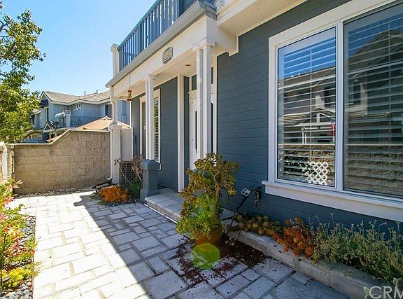2nd image of 44 Breakers Ln