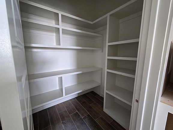 4th image of 6013 Heather Loop