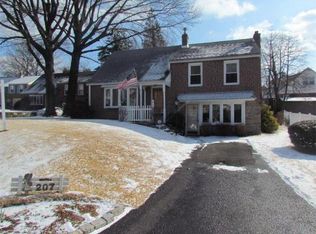 207 Rolling Hill Rd, Elkins Park, PA 19027
