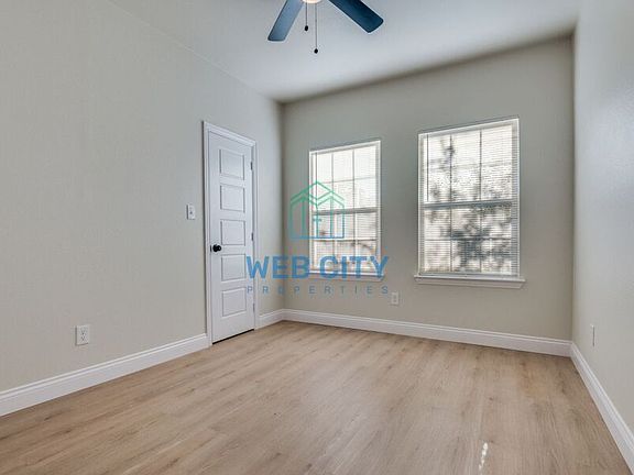 5th image of 4900 Leland Ave
