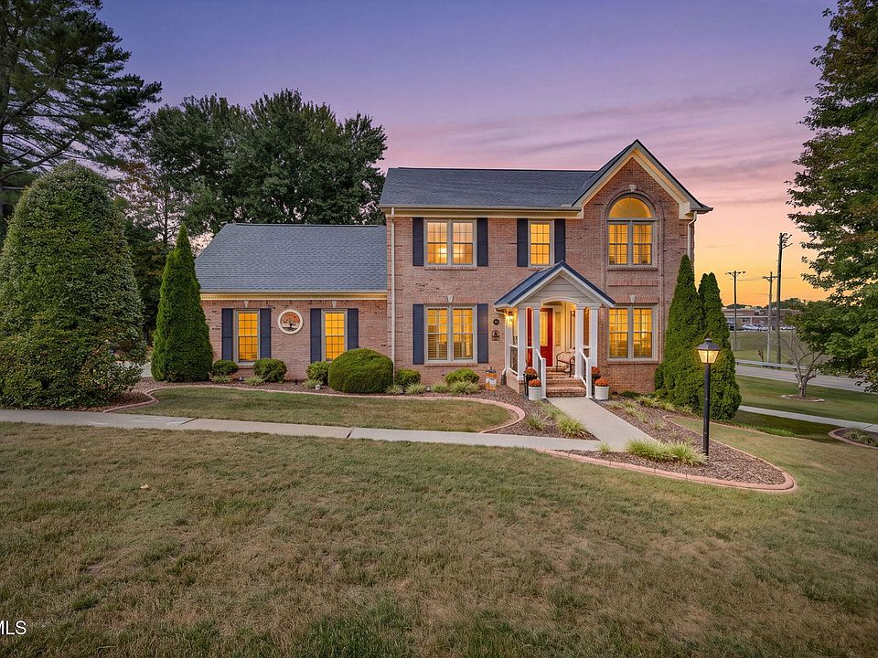 1st image of 100 Colonial Ct