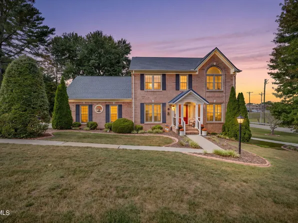 100 Colonial Ct, Kingsport, TN 37663