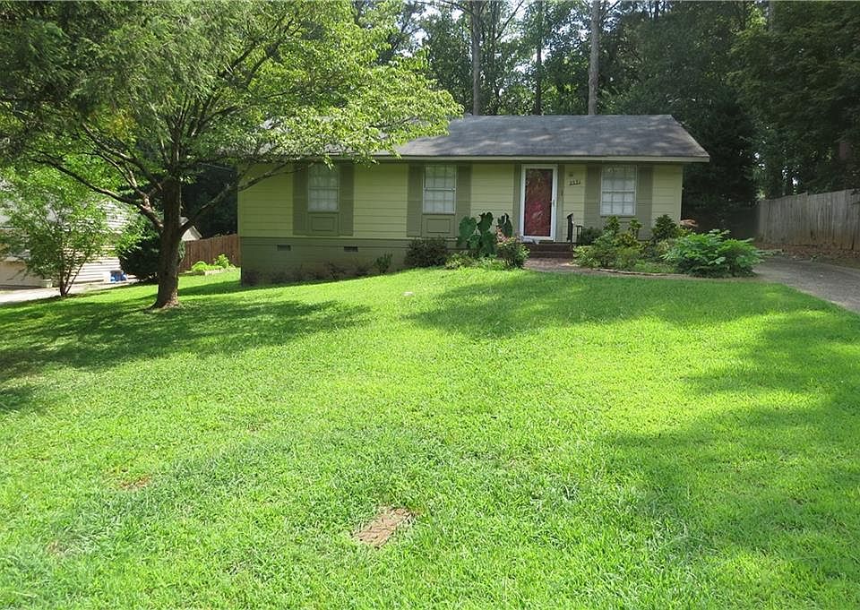1st image of 2571 Carolyn Dr SE