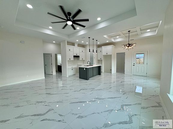 3rd image of 4927 Rioja Ln