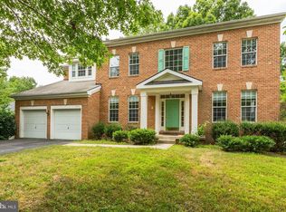 9645 Park Preserve Dr, Fairfax, VA 22032