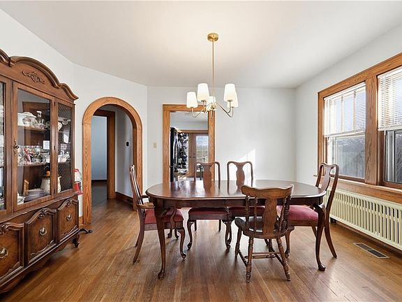 5th image of 212 High St
