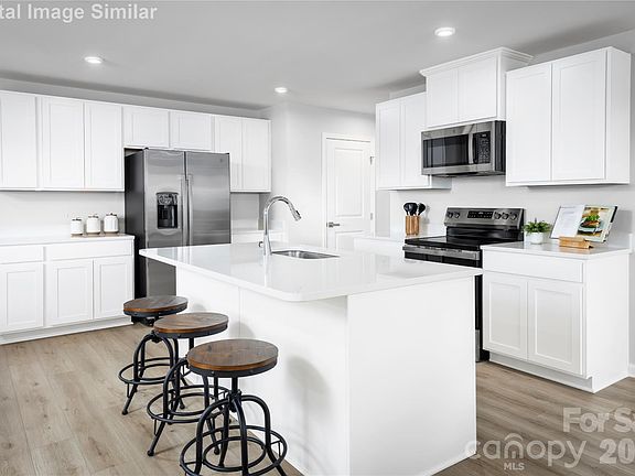 2nd image of 1818 Millstream Dr
