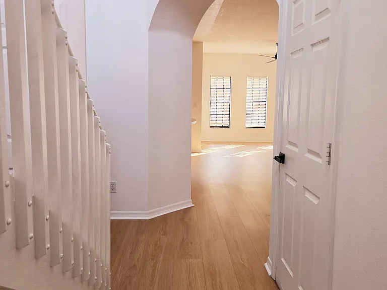 1041 Blackwater Dr — Photo 7