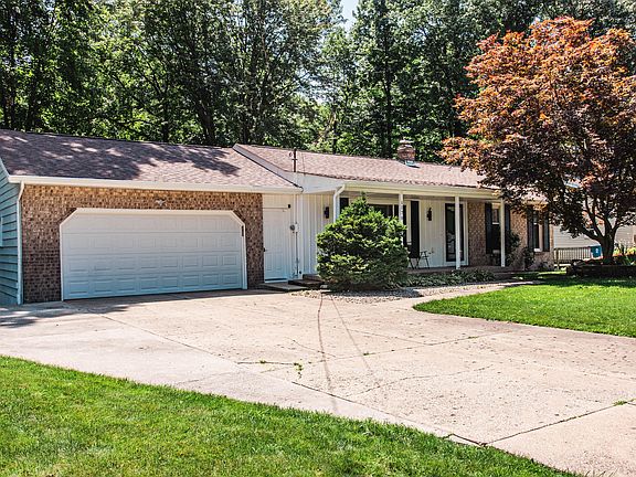 2nd image of 1170 Springwood Dr SE