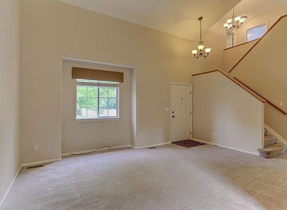 4th image of 3323 Blue Grass Cir