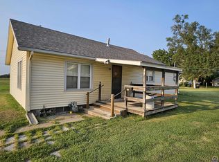 554 NE Lake St, Topeka, KS 66616