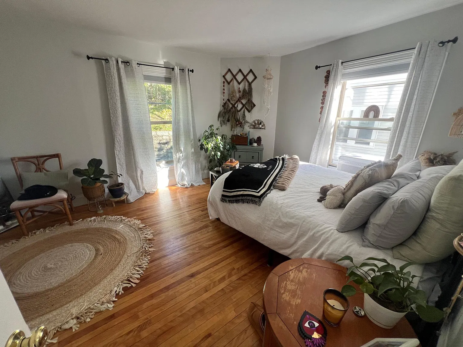 2 bed, 800 sqft, $2,600 — Photo 2