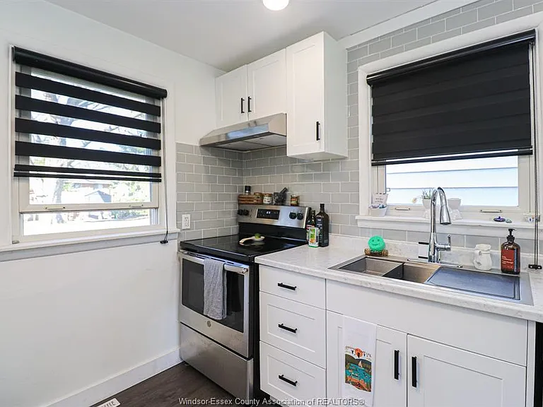 431 Maple Ave — Photo 12