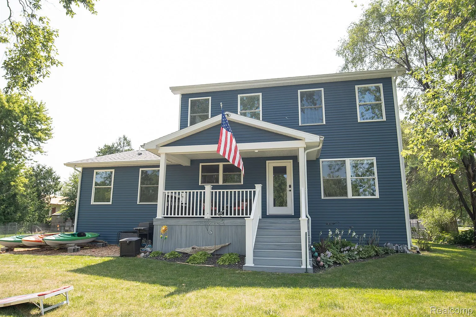 3667 Kawkawlin River Dr photo 1