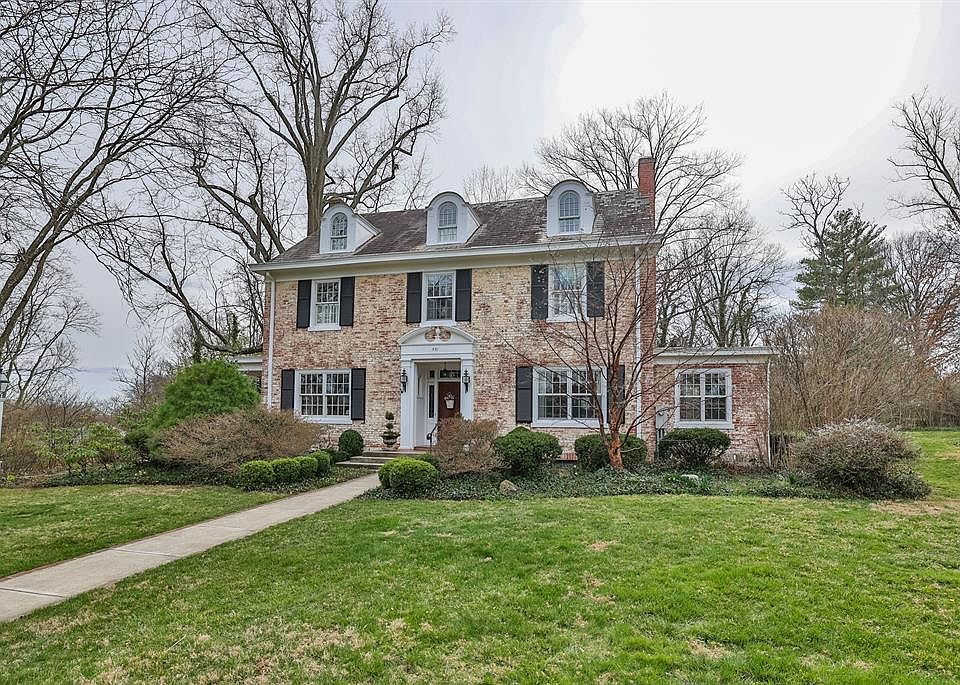 1st image of 531 Larchmont Dr