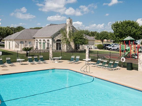 Access to community pool
