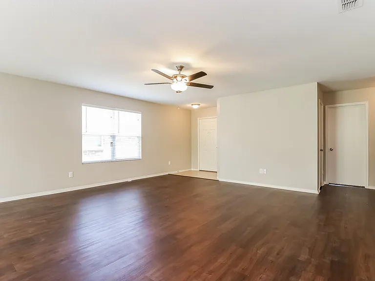 3132 Middleview Rd — Photo 2