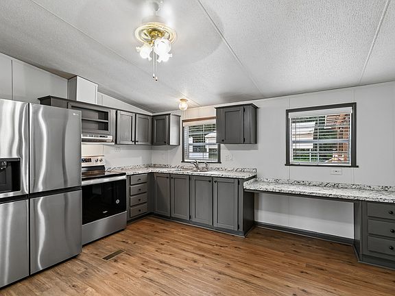 5th image of 24 Oak Pl