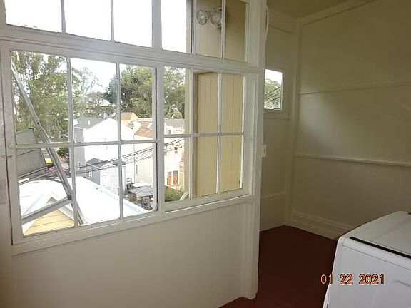 4th image of 1650 Page St