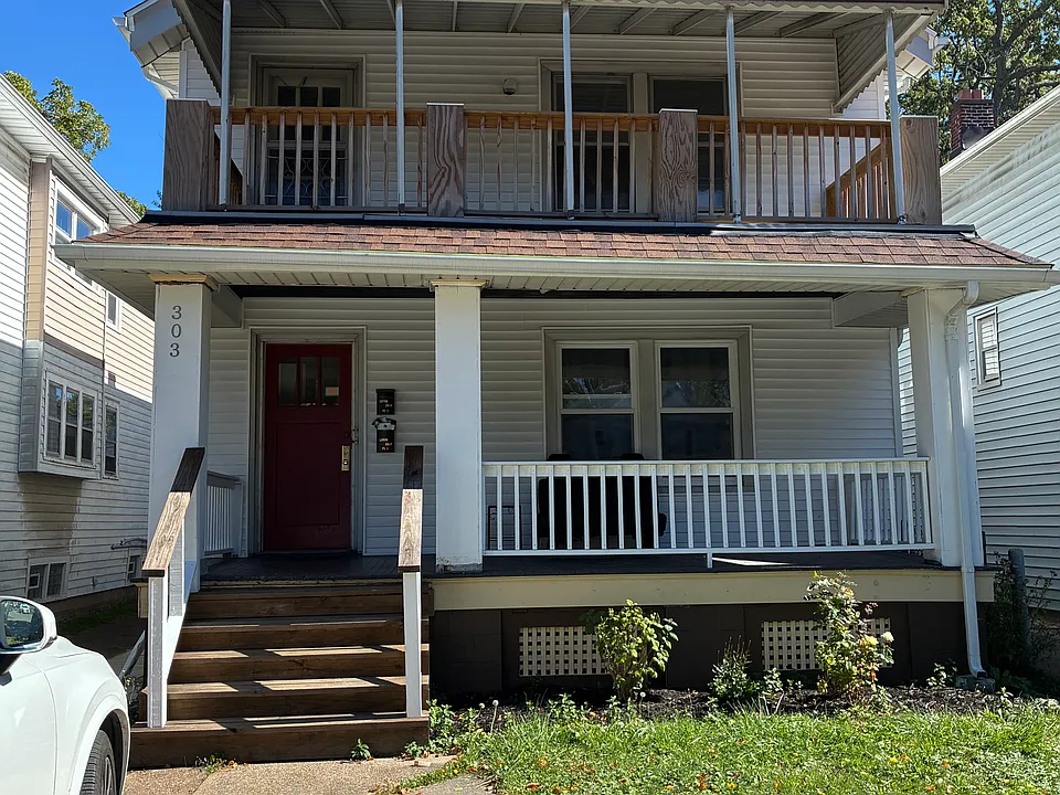 303 Crestwood Ave #2
