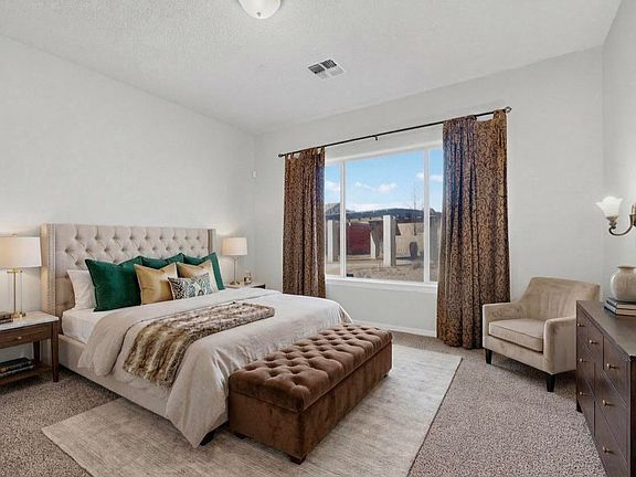 3rd image of 612 Sierra Verde Way NE