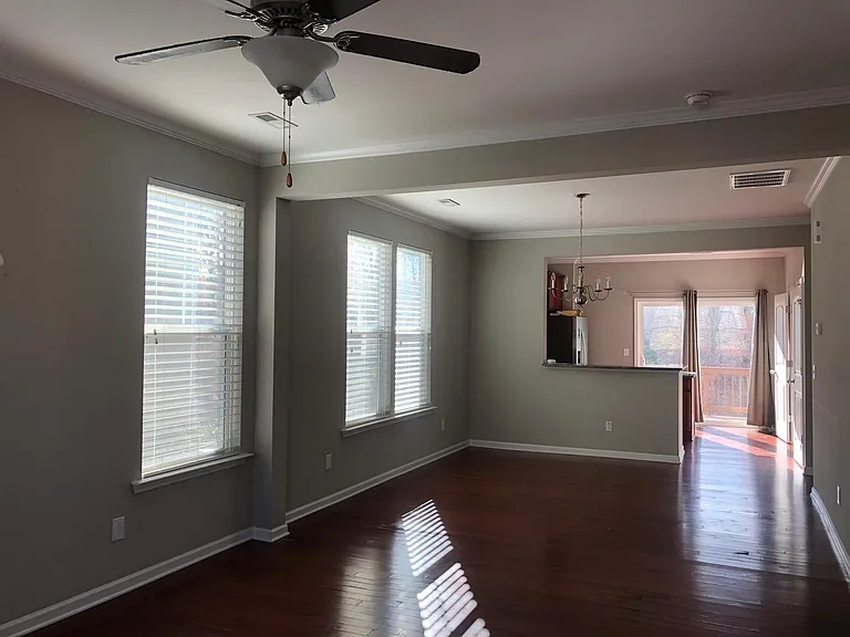1014 Summerhouse Rd — Photo 3