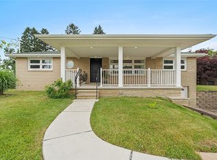 105 Delfred Dr, Carnegie, PA 15106
