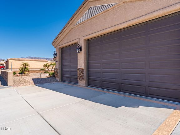 5th image of 3740 Bluegrass Dr