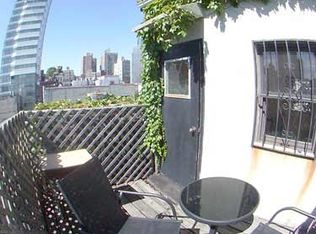 215 E 6th St #20, New York, NY 10003