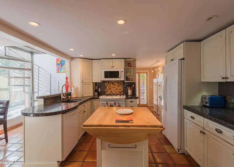 Tropical Casita - Old Town - kitchen (2)