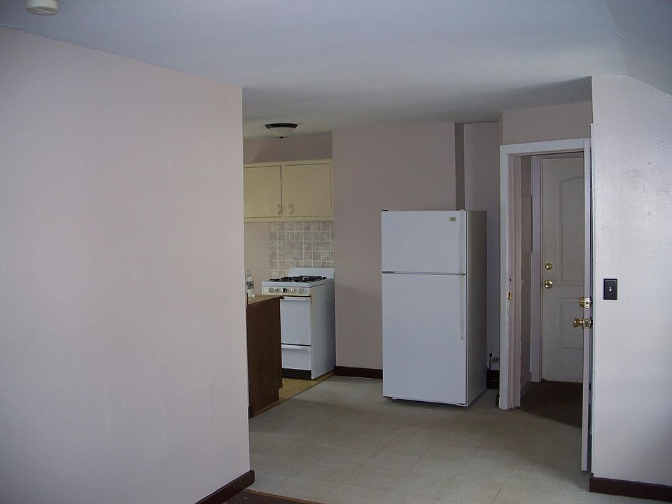 2nd image of 519 W Dominick St APT 4