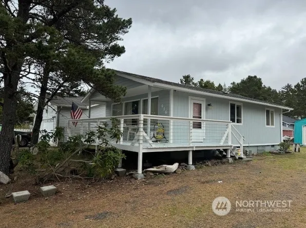 616 S Surf Street, Westport, WA 98595