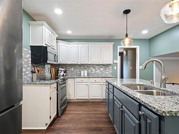 4th image of 6610 Speights Dr