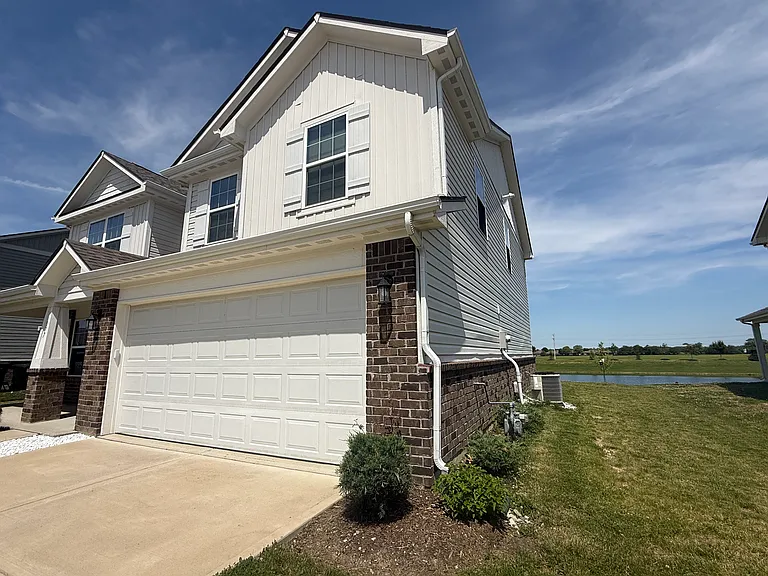 577 Freedom Dr — Photo 2
