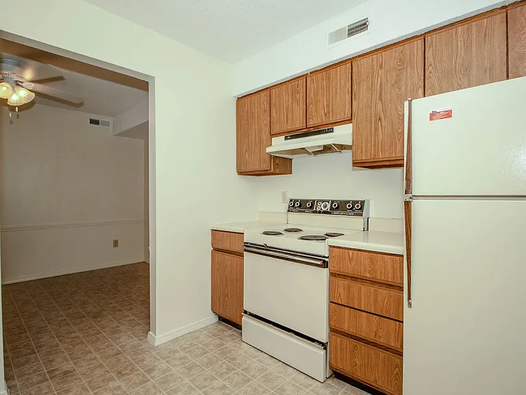 2408 Rainbow Ave — Photo 9
